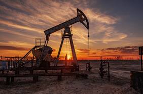 El petróleo sube en respuesta a la prórroga del ajuste anunciada por la OPEP+