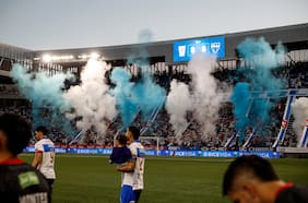 Sanción inédita y más de 3.000 renovaciones en el primer día: el detalle del plan de abonos de la UC para el Claro Arena