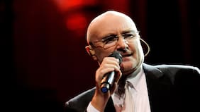 Phil Collins revela que su alcoholismo lo dejó conectado a un respirador artificial: “La gente venía a despedirse”