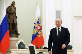 El Kremlin asegura que Putin sigue en Moscú y desmiente un supuesto viaje a San Petersburgo