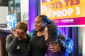 Los partidarios del derecho al aborto prevalecen en las consultas electorales de mitad de período