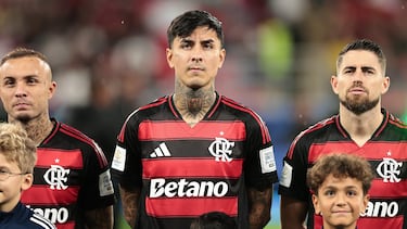 “Perjudicó al equipo”: técnico de Flamengo carga con todo contra Erick Pulgar tras ser expulsado por pegar un combo