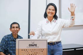 Bolsa peruana reacciona a la baja ante incierta definición en segunda vuelta presidencial