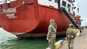 Ucrania detiene en Odesa un supuesto buque de la flota fantasma rusa con toneladas de cereales