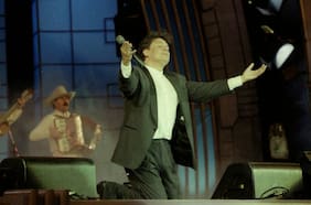Cómo fue el debut de Juan Gabriel en el Festival de Viña: 220 minutos de locura y una noche interminable