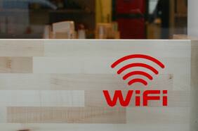 Subtel abre concurso para licitar 600 nuevos puntos gratuitos de WiFi este año