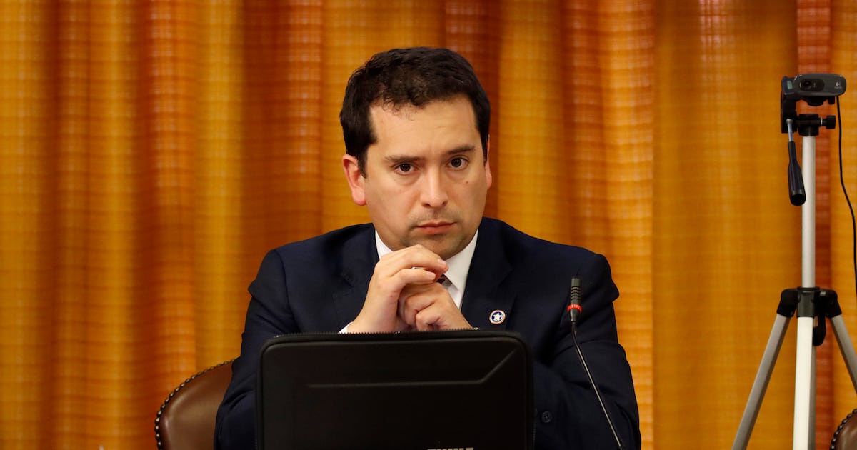 Trama bielorrusa: El diputado Araya en el ojo del huracán y las tensiones que desata en la derecha chilena