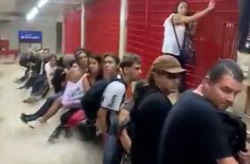 Las impactantes imágenes que dejó una inundación en el metro de Sao Paulo