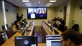 Exministros de Hacienda presentan sus reparos de la AC contra Nicolás Grau ante la comisión revisora