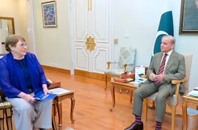 Cruzada por la ONU: Bachelet se reúne con premier y viceprimer ministro de Pakistán en su paso por Medio Oriente