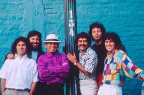 Lejos del amor: cómo un hit le cambió le vida a Illapu