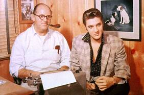 ¿Cómo el Coronel Parker logró apoderarse de la mitad del dinero de Elvis Presley?