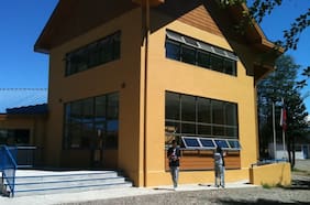 Sin permiso de edificación ni sello verde de la SEC: Contraloría de Aysén detecta irregularidades en ampliación de Liceo Bicentenario en Coyhaique