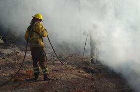 Bomberos de Chile: cómo denunciar al empleador si impide acudir a la emergencia
