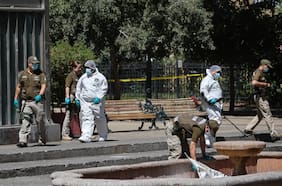 Dinámica “confusa” y víctimas extranjeras: lo que se sabe de la balacera en la plaza Santa Ana de Santiago