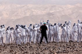 El regreso de Spencer Tunick: fotógrafo apela a un discurso ecologista y reúne a 300 personas desnudas