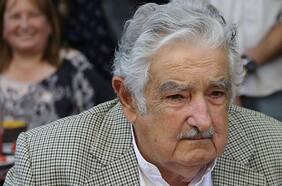 “Capaz que es mi último voto”: Pepe Mujica reaparece en las elecciones presidenciales de Uruguay y critica al gobierno argentino