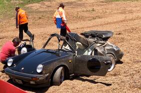 ¡Uf, qué dolor! Una exhibición en Argentina termina con un Porsche 911 Targa destruido