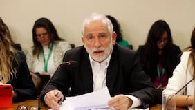 Republicanos esperará presentación de Contraloría en comisión para decidir si impulsarán AC contra el exministro Montes