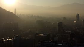 Declaran la primera preemergencia ambiental del año para este lunes en la RM: revisa la restricción vehicular