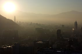 Declaran la primera preemergencia ambiental del año para este lunes en la RM: revisa la restricción vehicular