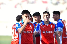La UC extiende su buen presente: golea a Deportes Copiapó y arranca con el pie derecho en la Copa Chile