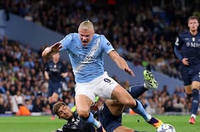 Champions League: Manchester City impone sus términos y debuta con un esforzado triunfo ante Napoli