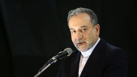 “Hasta donde sé”: Ministro de Asuntos Exteriores iraní afirma que Alí Jamenei está vivo