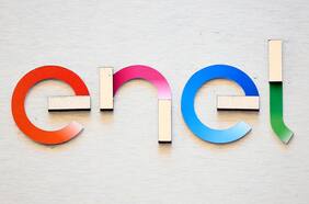 AFP Cuprum y Habitat contratan asesoría de Asset Chile para analizar fusión de Enel Américas