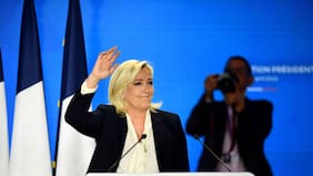 Le Pen anuncia moción de censura contra el nuevo gobierno francés y exige a Macron disolver la Asamblea Nacional