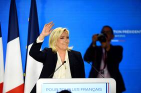 Le Pen anuncia moción de censura contra el nuevo gobierno francés y exige a Macron disolver la Asamblea Nacional
