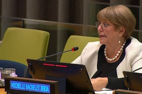 Tres horas de duración y dos minutos para responder: así es la audiencia en que Bachelet defiende su candidatura ante la ONU