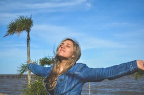 Soy psicólogo y estos son los 5 elementos que necesitamos para ser realmente felices