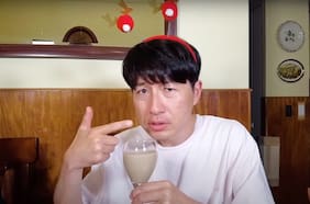 “Se parece al frappuccino”: youtuber japonés prueba el cola de mono y sus impresiones se hacen virales