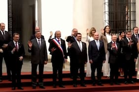 Presidente José Antonio Kast realiza fotografías oficiales con sus subsecretarios y ministros