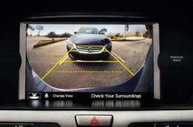 “Aumenta el riesgo de accidentes”: emiten alerta de seguridad para vehículos Ford Explorer por pérdida de imagen de cámara trasera