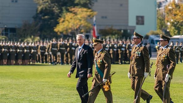 Gobierno entra en alerta por escasez de carabineros y estima que por año disminuyen casi mil uniformados