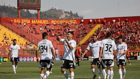 Colo Colo manda con uno menos en Santa Laura y deja a Unión Española caminando por la cornisa