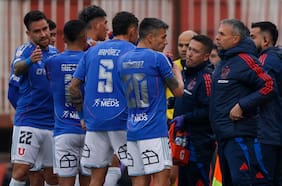 Con un ataque diezmado y un central en duda: el panorama táctico que inquieta a la U para el Superclásico