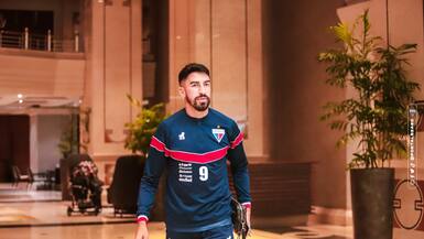 Juan Martín Lucero ya está en Chile para ser el nuevo delantero de la U: “Vamos a afinar unos detalles; estoy contento”