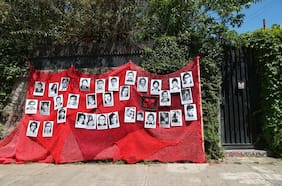 Sobrevivientes y familiares entran por primera vez al excentro de tortura “Venda Sexy” tras su expropiación