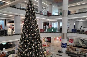 Menores ingresos por Covid-19 llevan a los consumidores a restringir gastos navideños