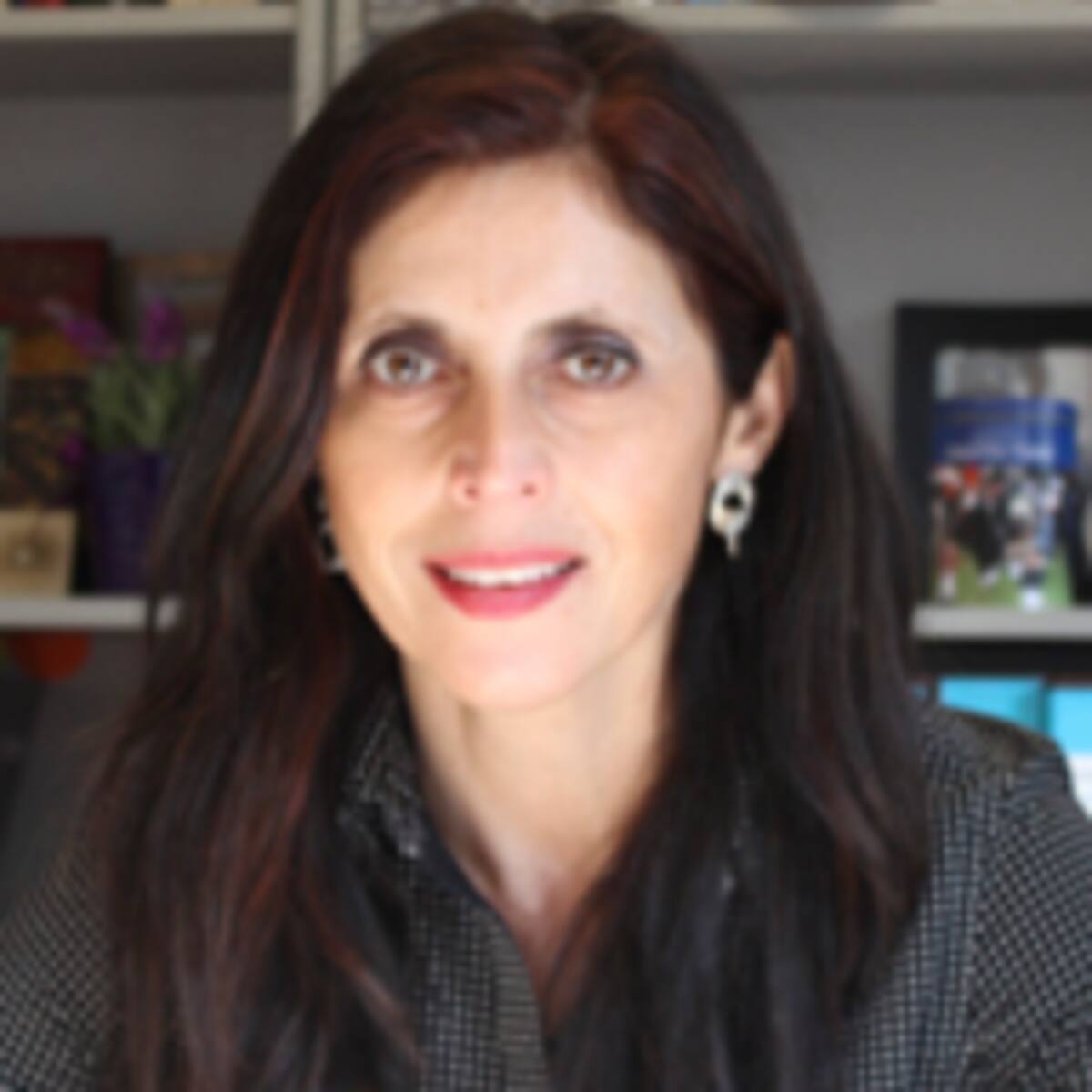 María Elena Santibáñez