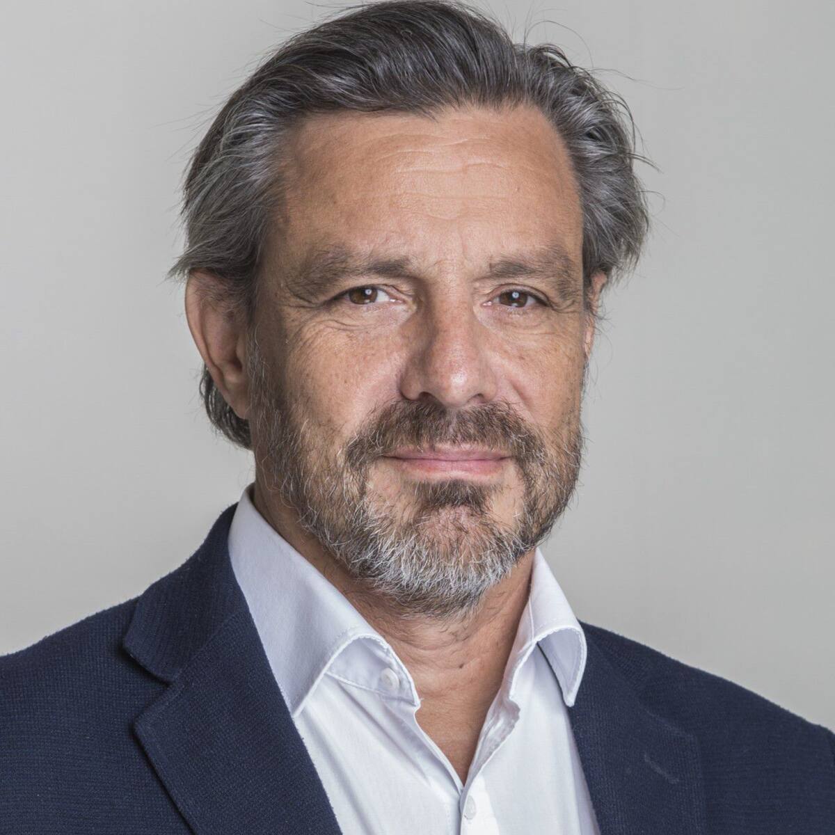 Luis Eduardo Bresciani L.