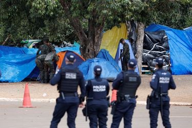 Aseguran que el Ejército brasileño evitó llevar a cabo detenciones en los campamentos bolsonaristas el día del asalto