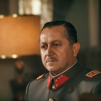 Daniel Alcaíno se transforma en Pinochet: “Esta serie es importante porque hoy campea el negacionismo”