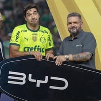 DT de Palmeiras gana un auto eléctrico, pero dice que no le gustan esos vehículos