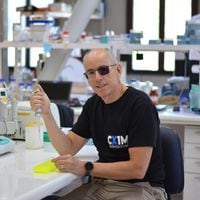El increíble hallazgo sobre enfermedades neurodegenerativas de un científico chileno