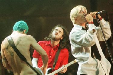 Fuego, topless y Flea desnudo: Red Hot Chili Peppers en Woodstock