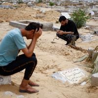 Fallece bebé de Gaza rescatado del vientre de su madre moribunda tras ataque aéreo israelí 